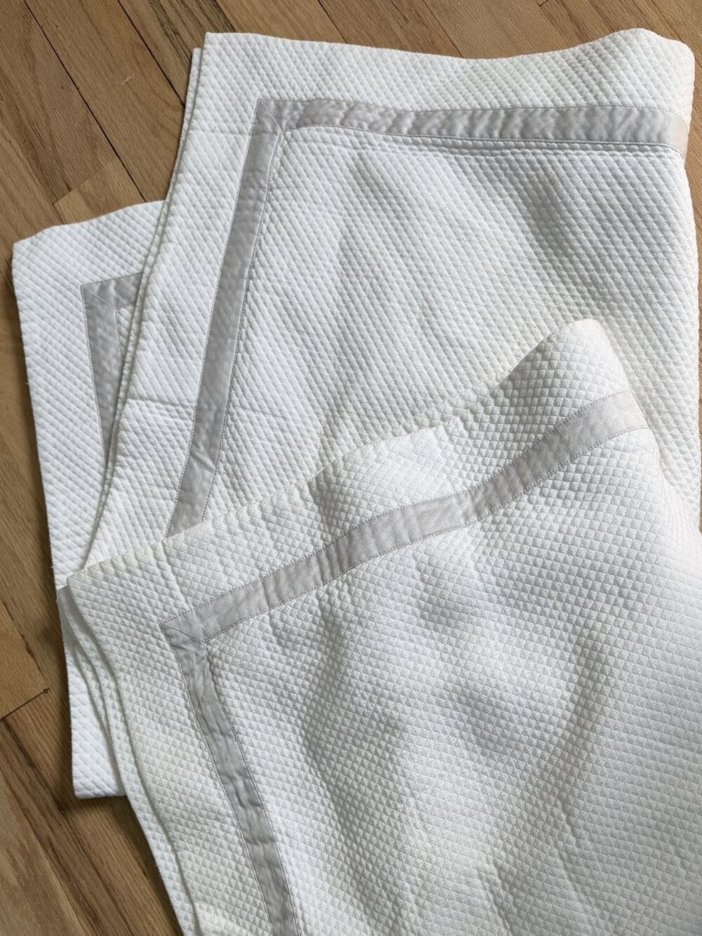 2 MATOUK Mayfair Diamond Pique EURO Shams White/Silver Ribbon